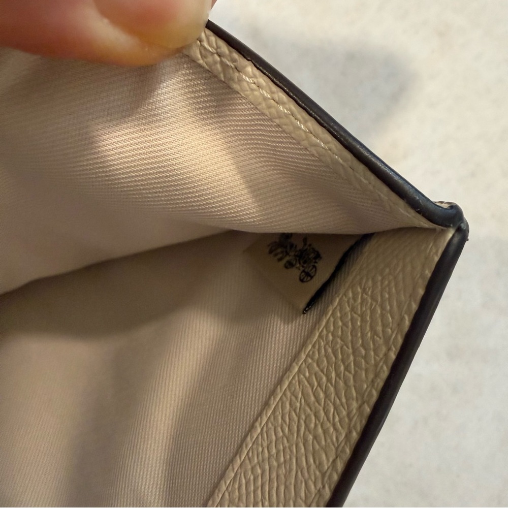 Coach Bifold Wallet in Silver/Chalk - Picture 8 of 9